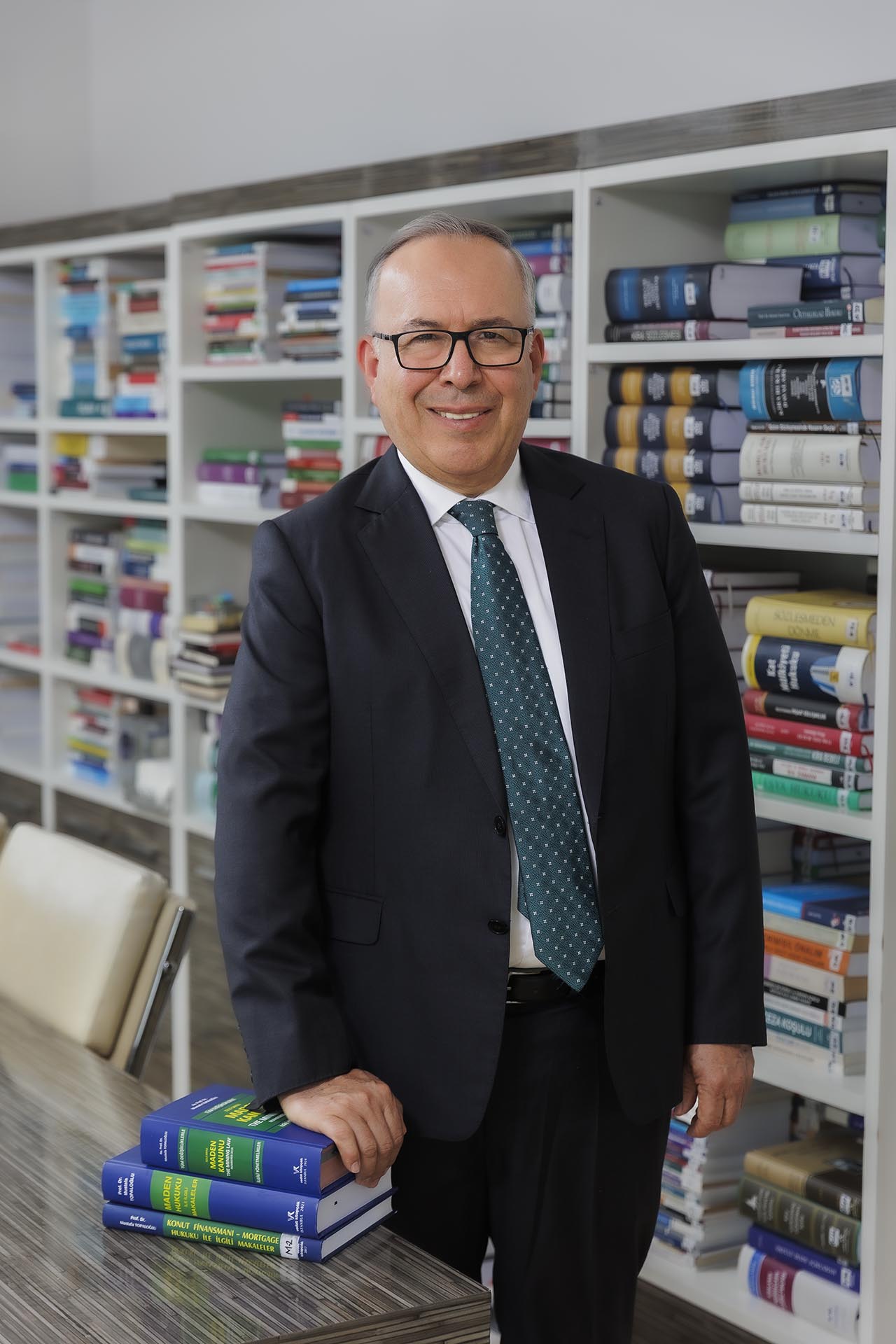 Av. Prof. Dr. Mustafa TOPALOĞLU